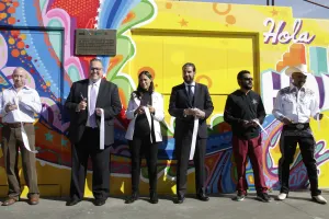 Inauguran el mural Houston en el parque Laguna de Chapulco