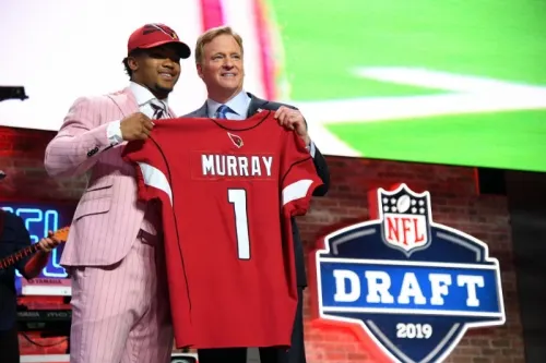 Cardinals elige a Kyler Murray para ser su quarterback del futuro