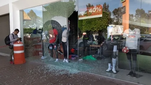 Piden mayor seguridad al interior de los centros comerciales