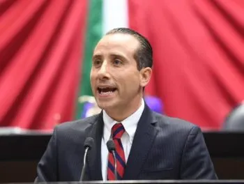 Aprueban iniciativa de Mario Riestra para garantizar vacaciones dignas por 12 días continuos