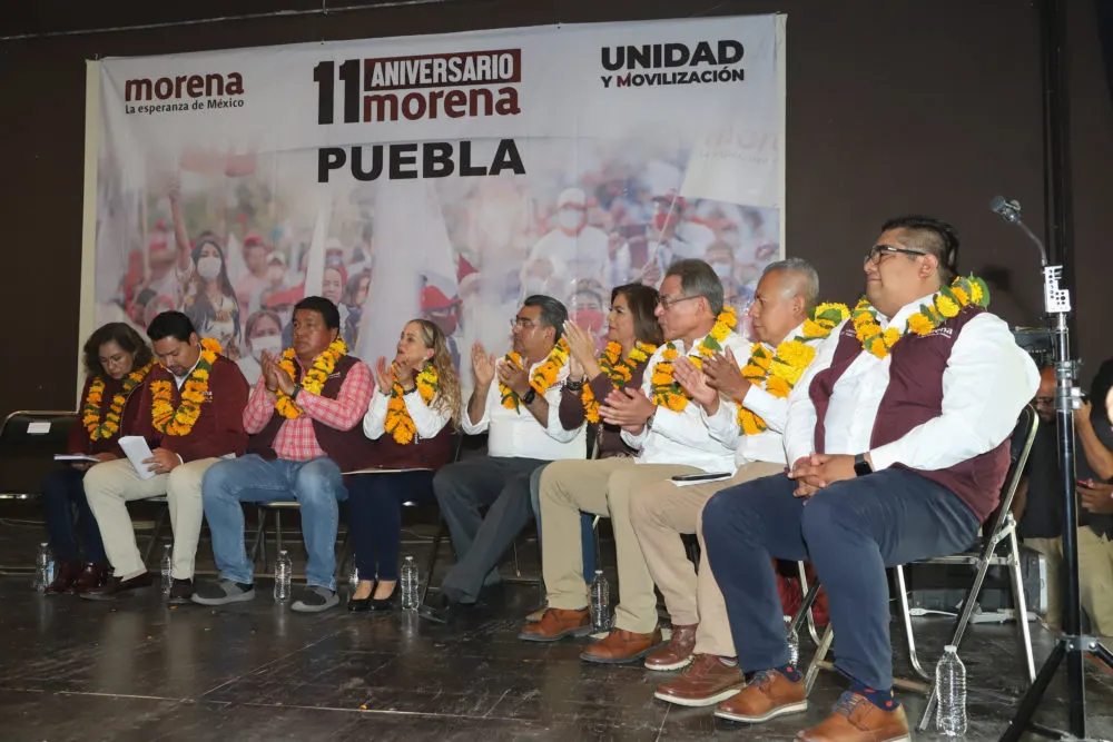 Morena celebra sus 11 años en Puebla y evidencia su falta de unidad