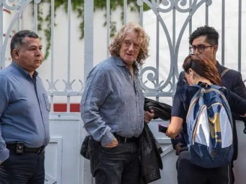 Invita López Obrador al cineasta Luis Mandoki a dirigir RTC