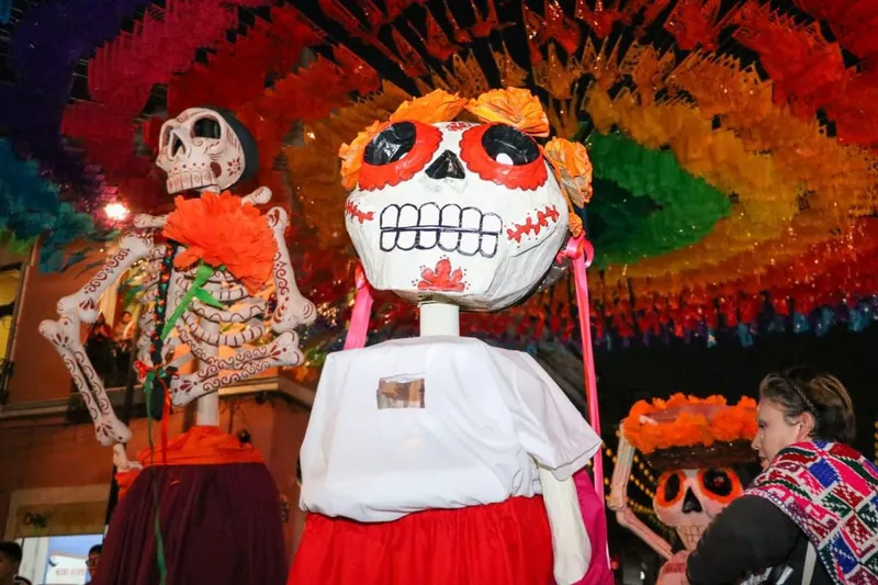 gob-pue-desfile-entre-vivos-y-muertos