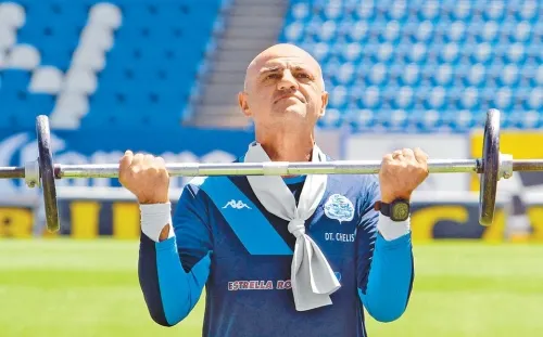 José Luis Sánchez Solá deja la dirección técnica del Puebla