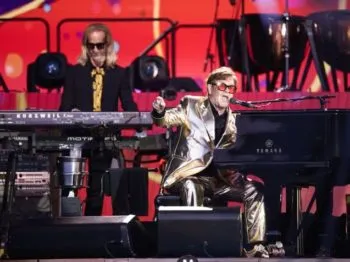 Elton John clausura festival de Glastonbury y agradece por “52 años de amor y lealtad”