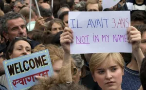 Manifestantes en París piden abrir la frontera a los refugiados