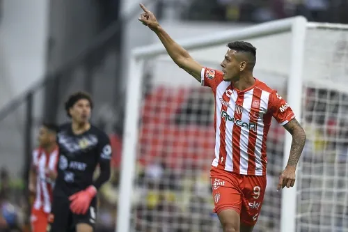 Los ‘Rayos’ del Necaxa frenan el vuelo de las ‘Águilas’