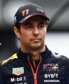 Carlos Sainz lidera las Prácticas 1 del GP de Brasil; Checo Pérez termina en la posición 18