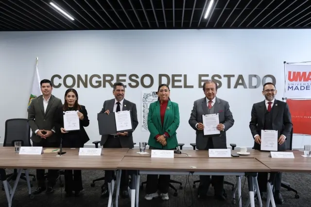 Congreso de Puebla y Universidad Madero