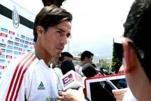 Problemas personales marginan a Lucas Lobos del Tri