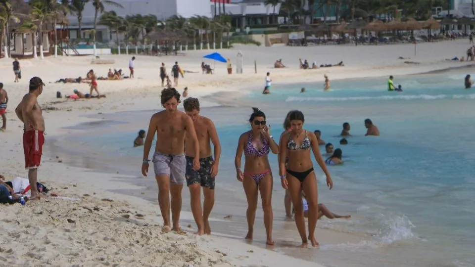 22 estudiantes del ITESM Puebla dan positivo a Covid tras viajar a Cancún