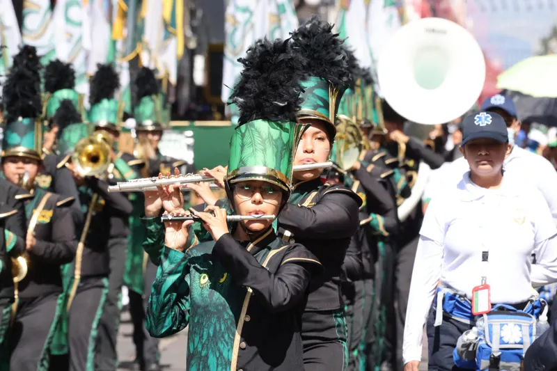 Puebla conmemora 215 años de Independencia con desfile cívico-militar; miles de familias disfrutan en ambiente de paz y orden