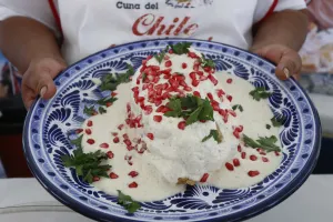 Prevén restaurantes incrementar ventas por Chiles en Nogada