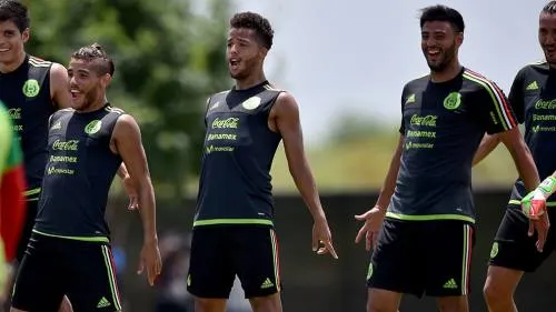 Carlos Vela y los Hermanos Dos Santos, convocados ante Bosnia
