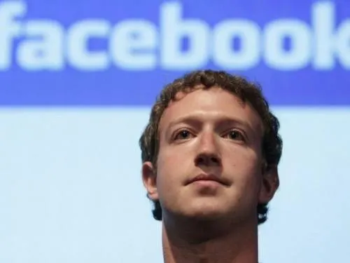 Accionistas de Facebook quieren despedir a Mark Zuckerberg