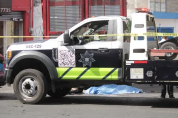 Muere motociclista arrollado por un camión Torton, en bulevar 5 de Mayo