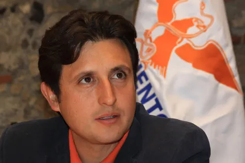 Salomón debe frenar su campaña anticipada: Espinosa