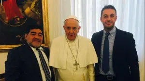 Papa casaría a Maradona este diciembre