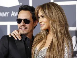 Video: Jennifer Lopez, a las órdenes de Marc Anthony, como productor