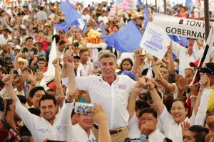 En cuarto cierre de campaña, Gali reafirma compromisos en Izúcar