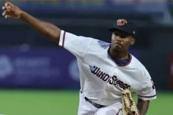 Pericos suma un brazo más para su bullpen