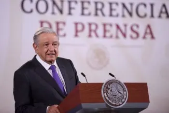 AMLO revela que se fugó policía que asesinó a normalista de Ayotzinapa