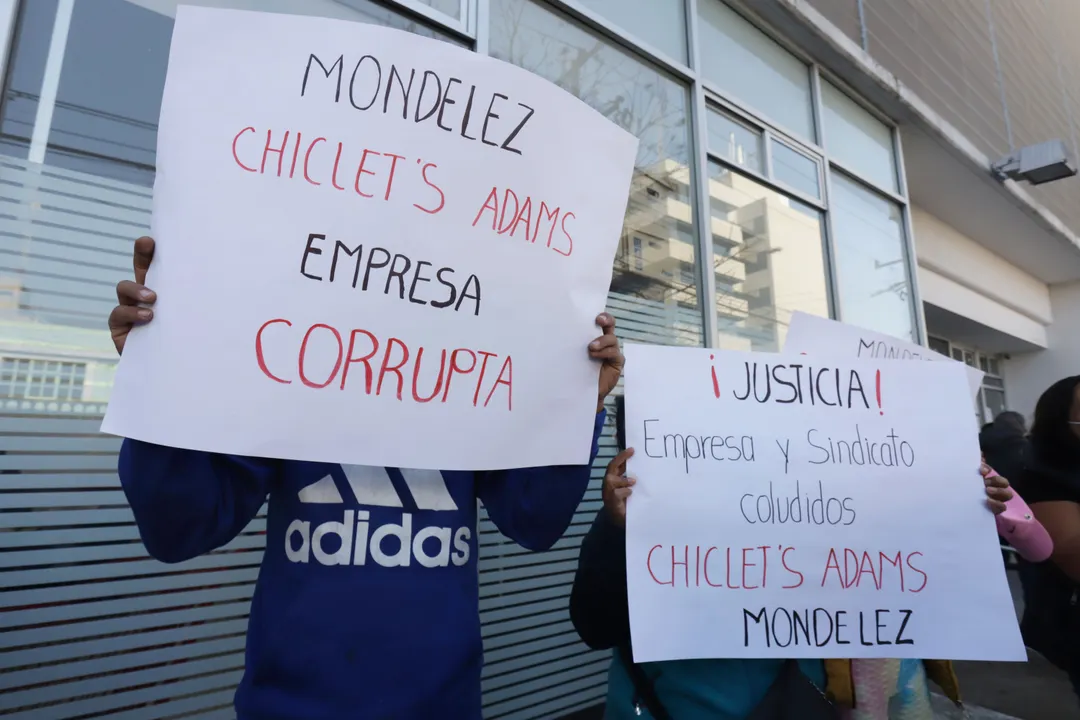 Ex trabajadores de Mondelez exigen su reinstalación, acusan despido injustificado