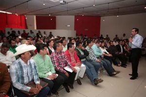 Capacita PRI a sus candidatos a presidentes municipales y diputados locales