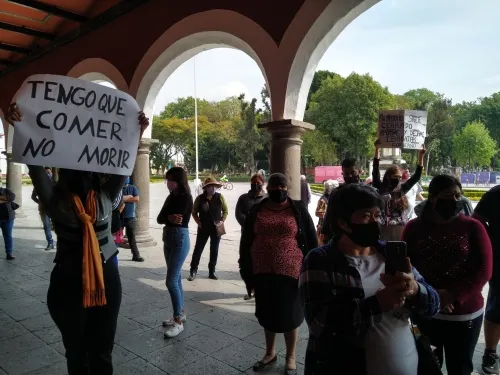 Piden artesanos de Cholula apoyo, sus ventas cayeron un 100%