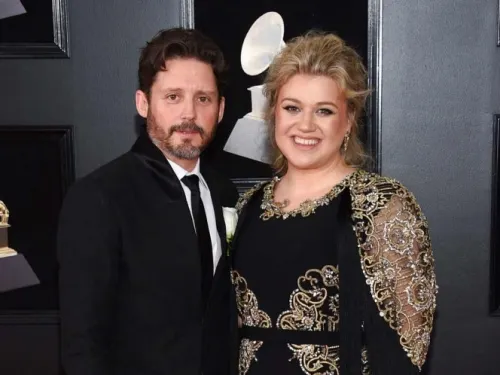 Kelly Clarkson pide divorcio por ‘diferencias irreconciliables’