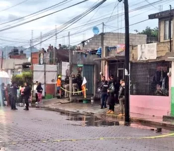Dos heridos de bala, saldo de un ataque directo en el interior de un autolavado en Amozoc