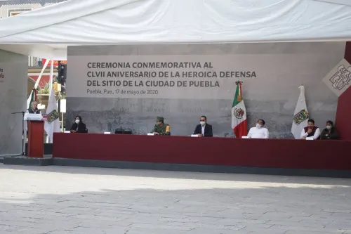 Reconocen trabajo de personal médicos contra Covid-19, en Aniversario de la Defensa de Puebla