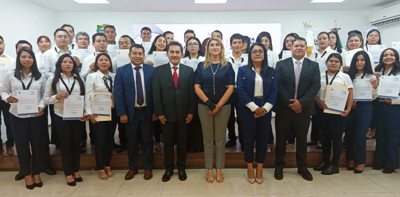 La Fiscal de Puebla, Idamis Pastor, encabeza la toma de protesta de 34 auxiliares del Ministerio Público