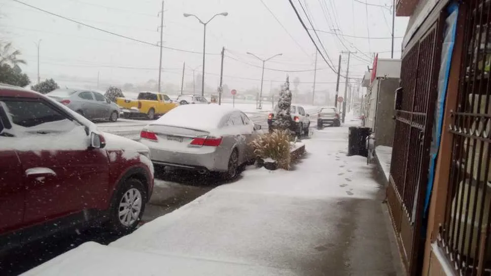 Helada deja sin luz a Monterrey y Chihuahua