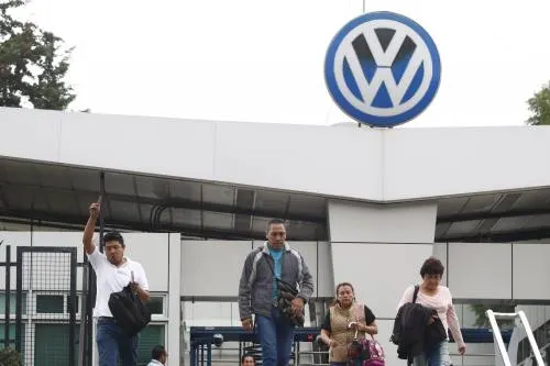 VW presenta primera contrapropuesta y ofrece incremento de 2 por ciento al salario
