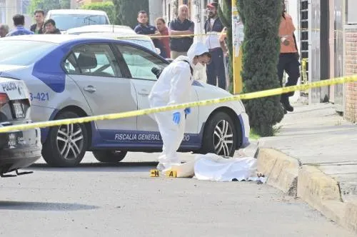 Asesinan a mujer a las puertas de escuela de Tehuacán