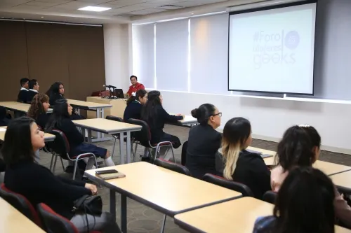 Inauguran el Foro Mujeres Geeks 2019 que organiza la Upaep