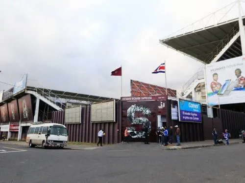 Falsa alarma de bomba obliga a resguardar el Costa Rica vs. México