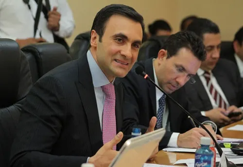 Cae otro poderoso morenovallista: a Cabalan le quitan el negocio de los verificentros