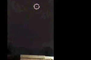Supuesto meteoro se aprecia en Puebla, reportan usuarios de redes sociales