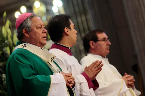 Iglesia pide analizar aumento de tarifa del transporte