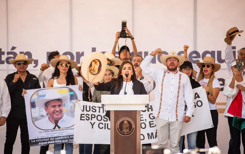 Grecia Quiroz denuncia supuesto plan para encarcelarla en Uruapan