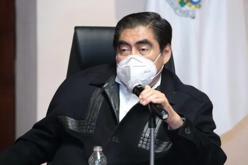 Autorizará gobierno ampliación de horario en Centros Comerciales, anuncia MBH