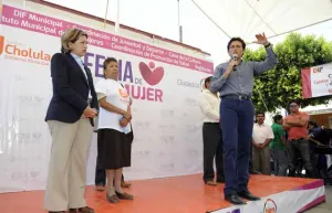 Se realiza en San Diego Cuachayotla Feria de la Mujer