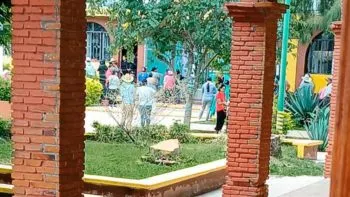 Priistas que tomaron palacio de Atzizihuacan decían tener “licencia” de la 4T para hacerlo