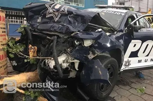 Aparatoso choque entre patrulla de la SSPTM y un Audi