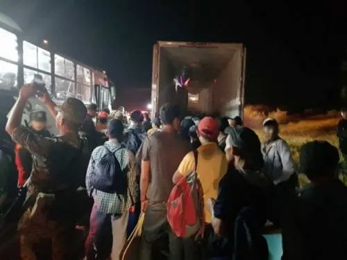 Rescatan a 119 migrantes en un tráiler en Nuevo León