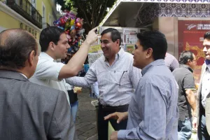 Holograma para comercios cumplidos, anuncia Juan Pablo Kuri