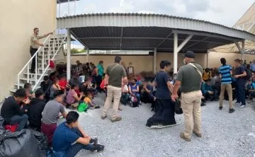 Rescatan a 50 migrantes en casa de seguridad en Nuevo León