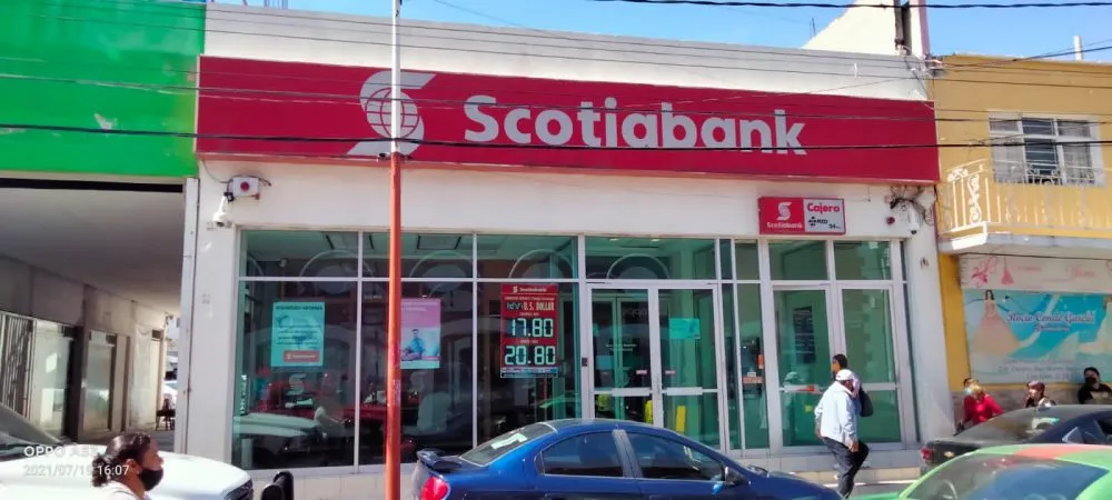 Asaltan banco en pleno Centro de Texmelucan